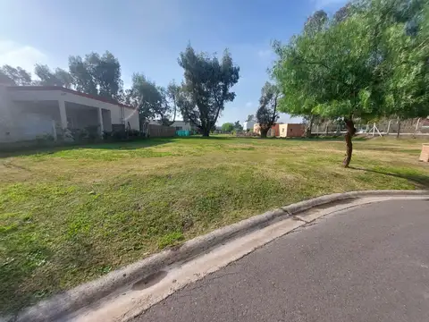 Barrio Santa Emilia, Pilar del Este