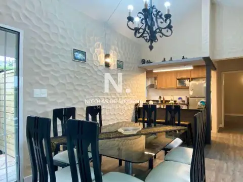 Casa 5 ambientes con 3 baños