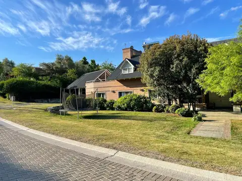 Exclusiva casa en venta Potrerillo de Larreta Golf