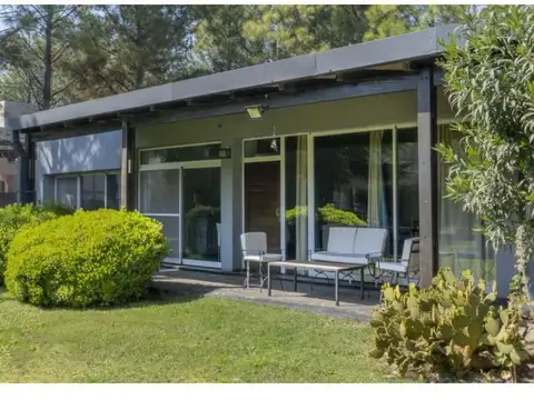 Casa en Alquiler con 1 cochera