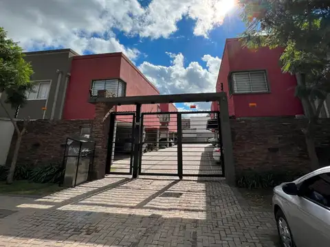 San Juan 700, Piso DESC