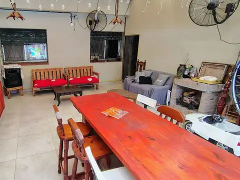 Casa en Venta con 8 cocheras