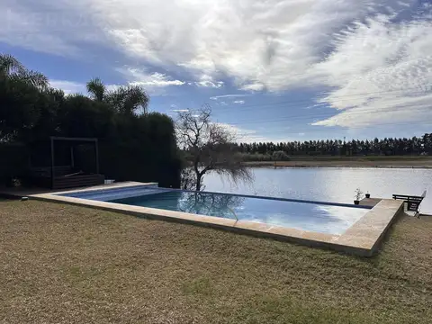 JBI. Venta casa 5 amb al lago en el  Barrio San Francisco en Villanueva, Tigre