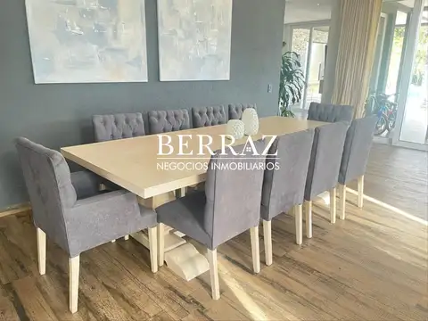 Casa en Venta con 2 cocheras