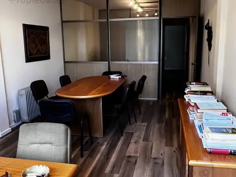 Oficina 3 ambientes con 2 baños