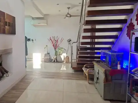 VENTA DE CASA 4 DORMITORIOS VICENTE LOPEZ LA BANDA