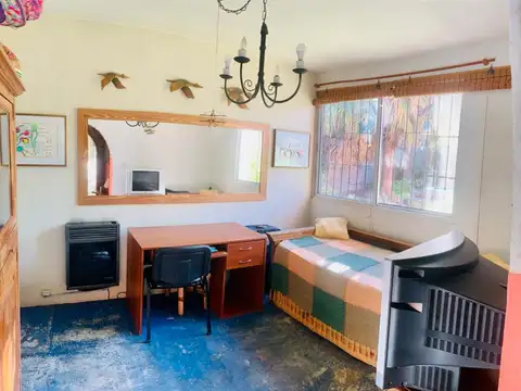 Casa en Venta o Permuta de 4 ambientes. Platanos. Berazategui.