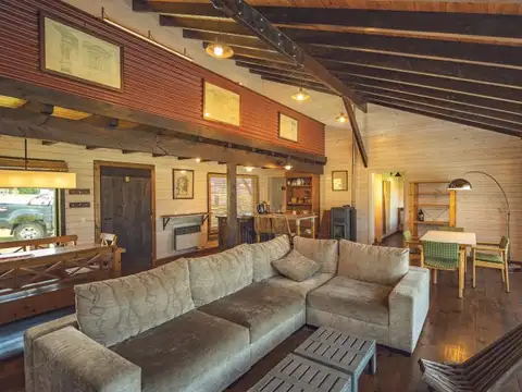 Casa 4 ambientes con 2 baños