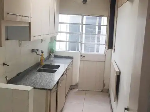 DEPTO DE 2 DORMITORIOS EN PRIMER PISO -. ZONA CÉNTRICA - SIN EXPENSAS