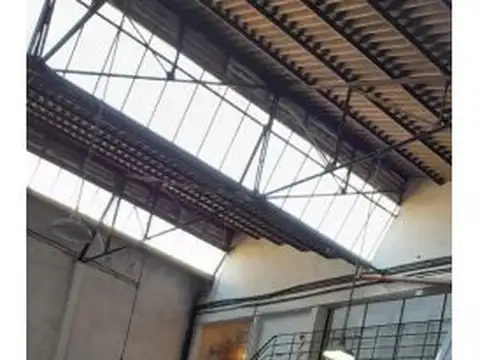 Venta Depósito tipo industrial 1.000 m2 . Villa Luro   -