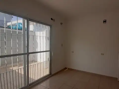 Depto Tipo Casa en Venta en Ramos Mejia, USD 49.000