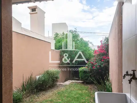 Casa en Venta con 1 cochera