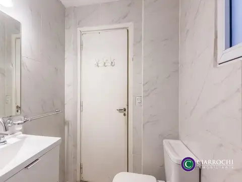 Zona Facultad de Medicina - RECICLADO - Uriburu y Santa Fe - Propiedad de 3 amb. con 2 Patios