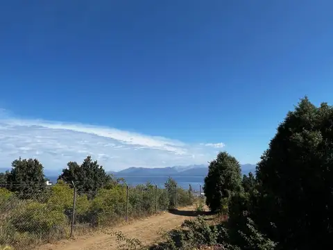 Terreno con vista al Lago