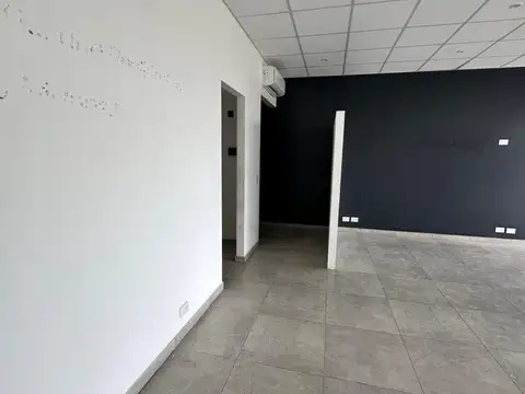 Oficina en Alquiler con 1 cochera