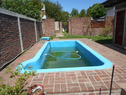 lote de 10 x 42 con salida a 2 calles - quincho y piscina - acepta 1 dorm - quincho cerrado -