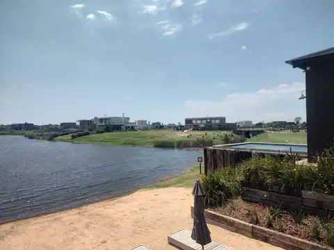 Oportunidad venta terreno a la Laguna  Barrio el Naudir