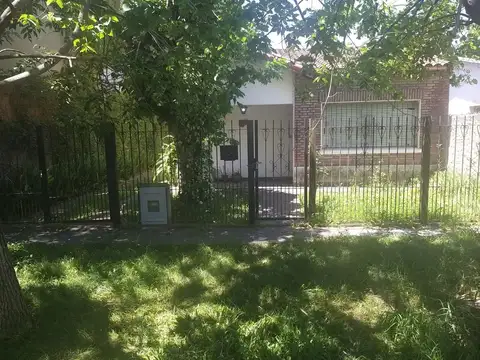 Casa en venta City bell entre caminos