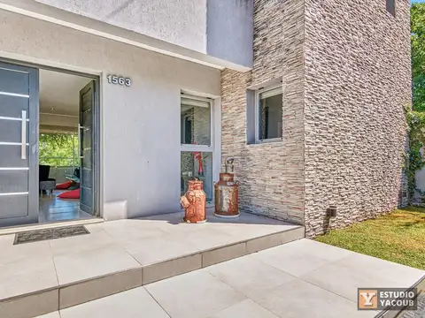 Casa 5 ambientes con 3 baños