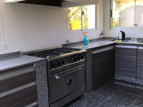 Casa en Alquiler en Countries y Barrios Cerrados en Berazategui, USD 0