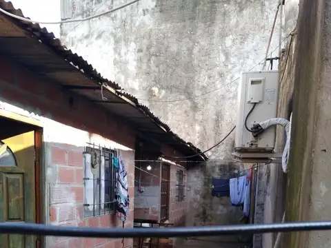 COMPLEJO DE LOCALES Y DEPARTAMENTOS"""Antes U$s270.000 , hoy u$s 250.000"