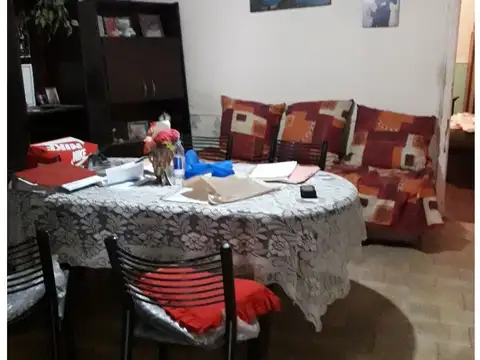 ¡CASA + DEPARTAMENTO EN VENTA! TODO EN LOTE PROPIO. Constitución al 2.900, en San Justo