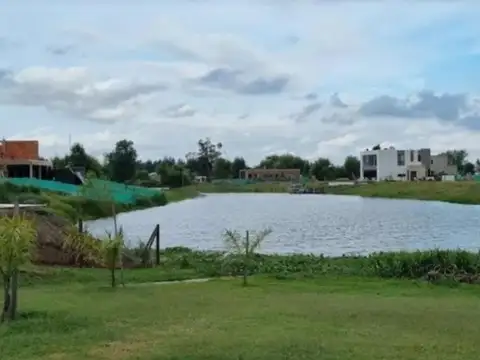 Terreno en Venta en Barrio Nautico Canal, USD 180.000