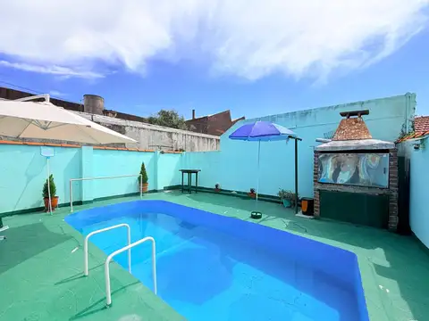 Ph tipo casa en venta en Villa Celina en dos plantas con pileta