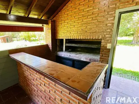 CASA QUINTA EN LOMA VERDE TOTALMENTE EQUIPADA