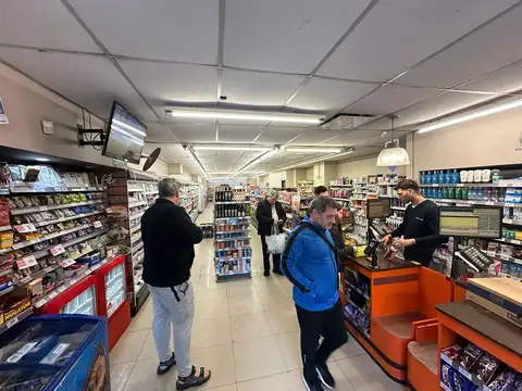 Local en Venta en Caballito, USD 900.000