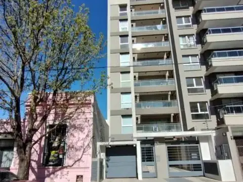 Departamento en venta de 2 Ambientes con cochera en Quilmes Centro