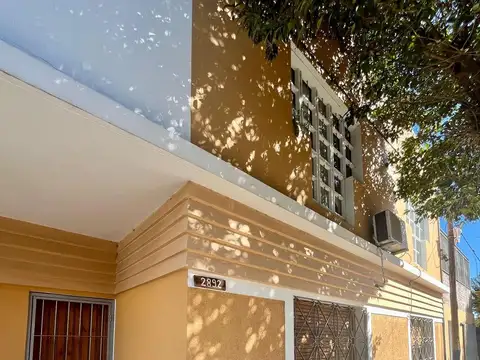 Se vende casa de 5 dormitorios en B Colón