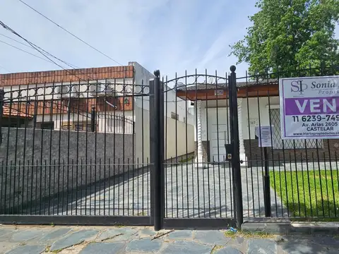 Casa 5 ambientes Venta Merlo