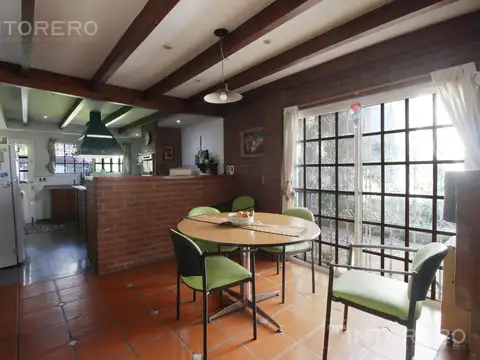 Casa 3 ambientes con 2 baños