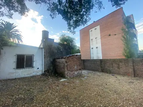 Local + Departamentos a refaccionar en venta sobre av humberto