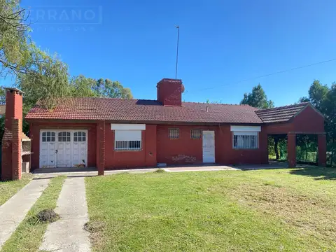 AUR. Venta. Casa 4 ambientes. Moreno al 600. Parque Sakura. Exaltacion de la Cruz. Apto credito