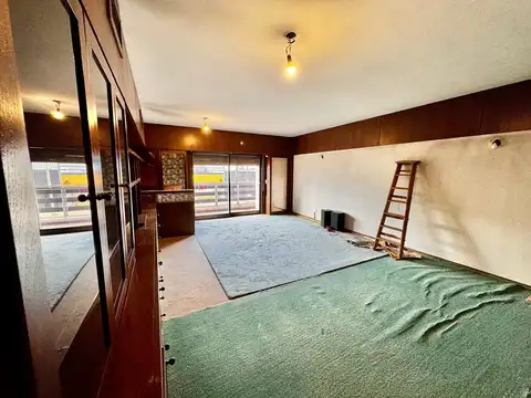 Avenida Hipólito Yrigoyen 6600