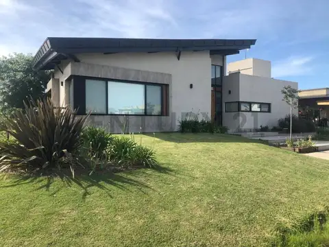 Casa en Venta Barrio Santa Rita Canning - San Vicente