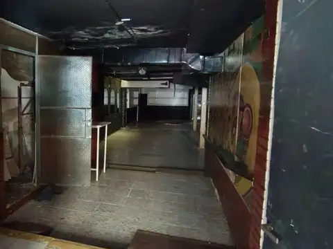 Local en Venta 82 años