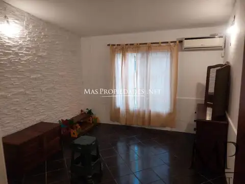 Casa 3 ambientes con 2 baños