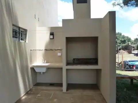 Casa 3 ambientes con 2 baños