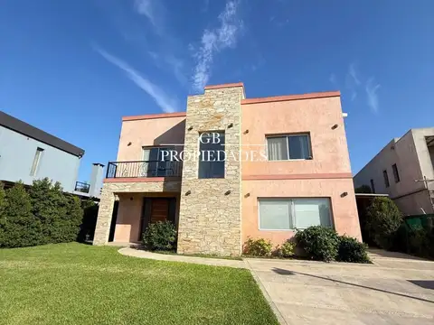 Alquiler de Casa 5 AMBIENTES en Ayres Plaza, Pilar