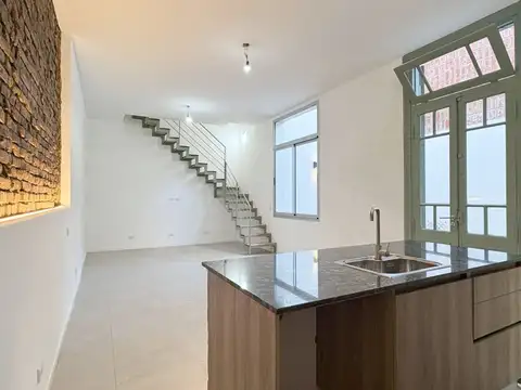Depto Tipo Casa en Venta de 4 ambientes