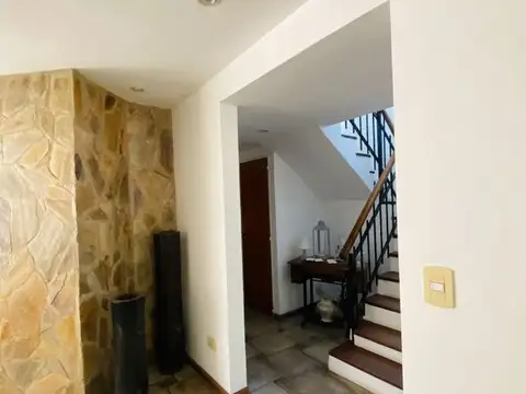 Casa en Alquiler al Oeste