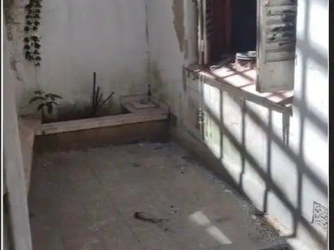 Casa 5 ambientes con 1 baño