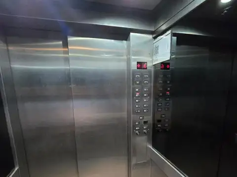 Av. Presidente Roque Saenz Peña al 800