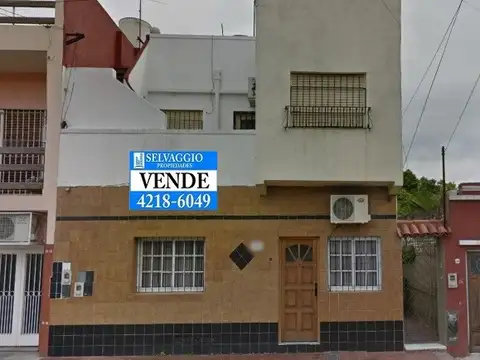 PH AL FRENTE, 4 AMBIENTES, 2 PLANTAS.