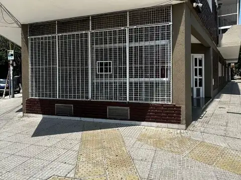 Lisandro De La Torre 700