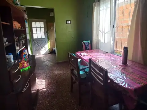Casa 4 ambientes con 1 baño