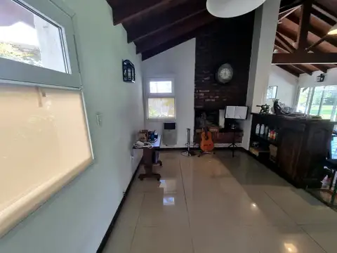 Venta Casa con terreno de 1.800m², Pablo Nogues.